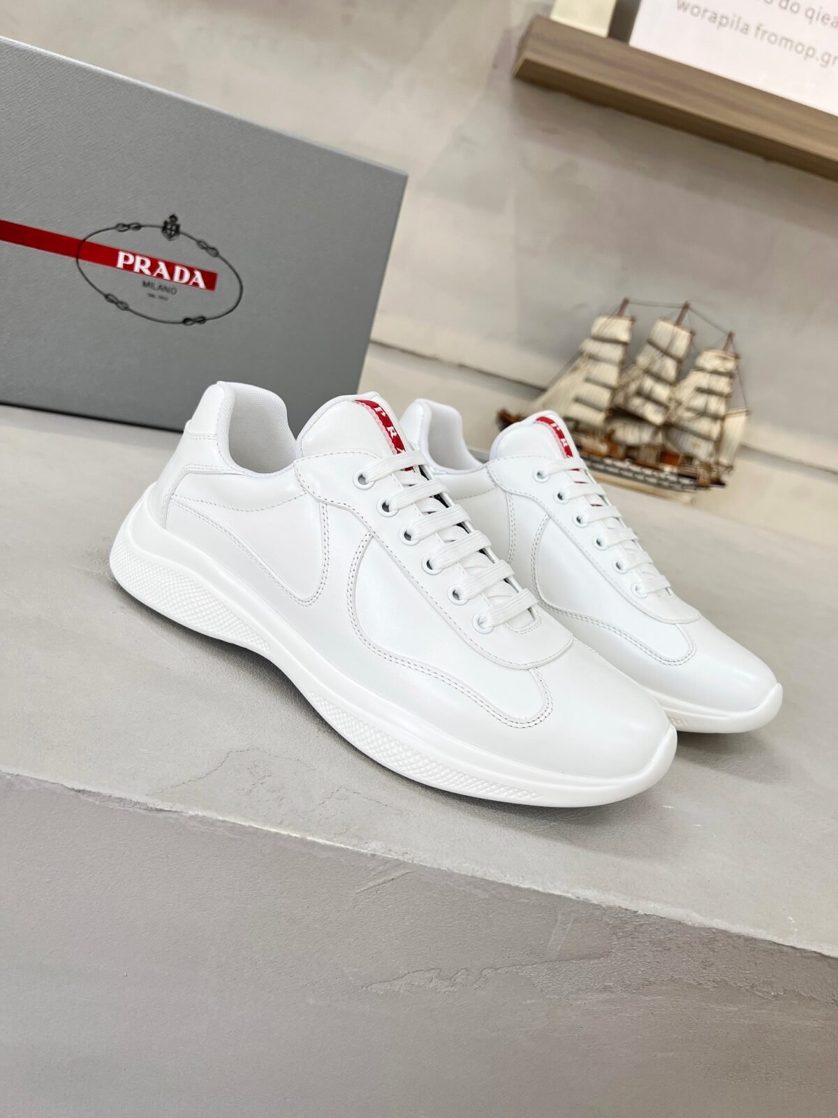 ⁦حذاء Prada⁩ - الصورة ⁦2⁩