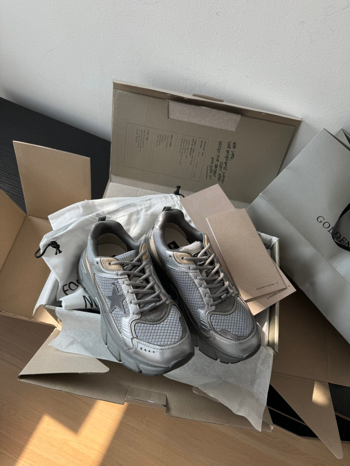 ⁦حذاء Golden Goose Lightstar⁩ - الصورة ⁦2⁩