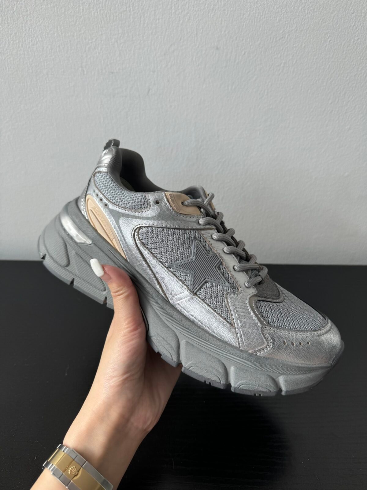 ⁦حذاء Golden Goose Lightstar⁩ - الصورة ⁦1⁩