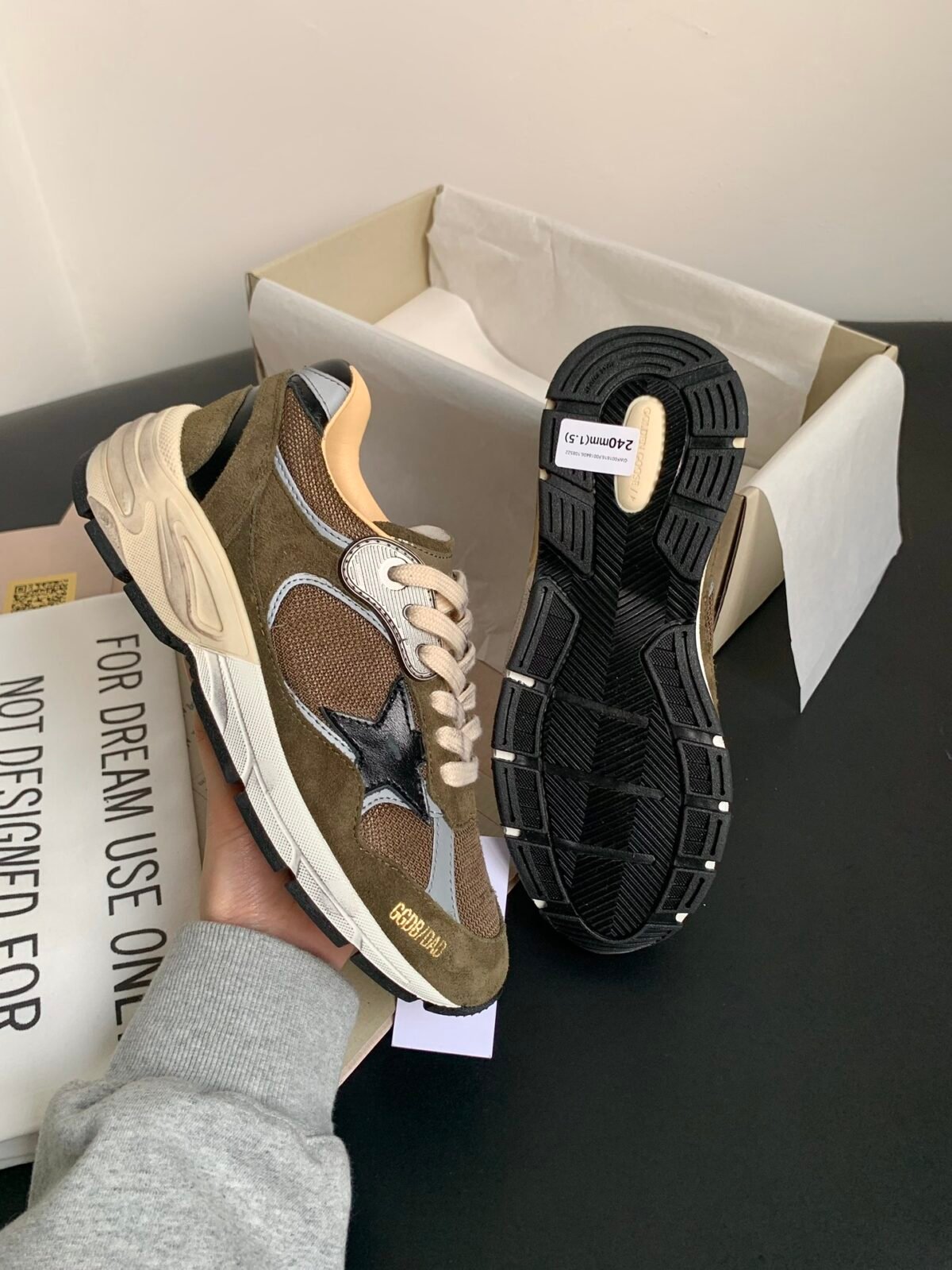 ⁦حذاء Golden Goose Dad-Star⁩ - الصورة ⁦8⁩