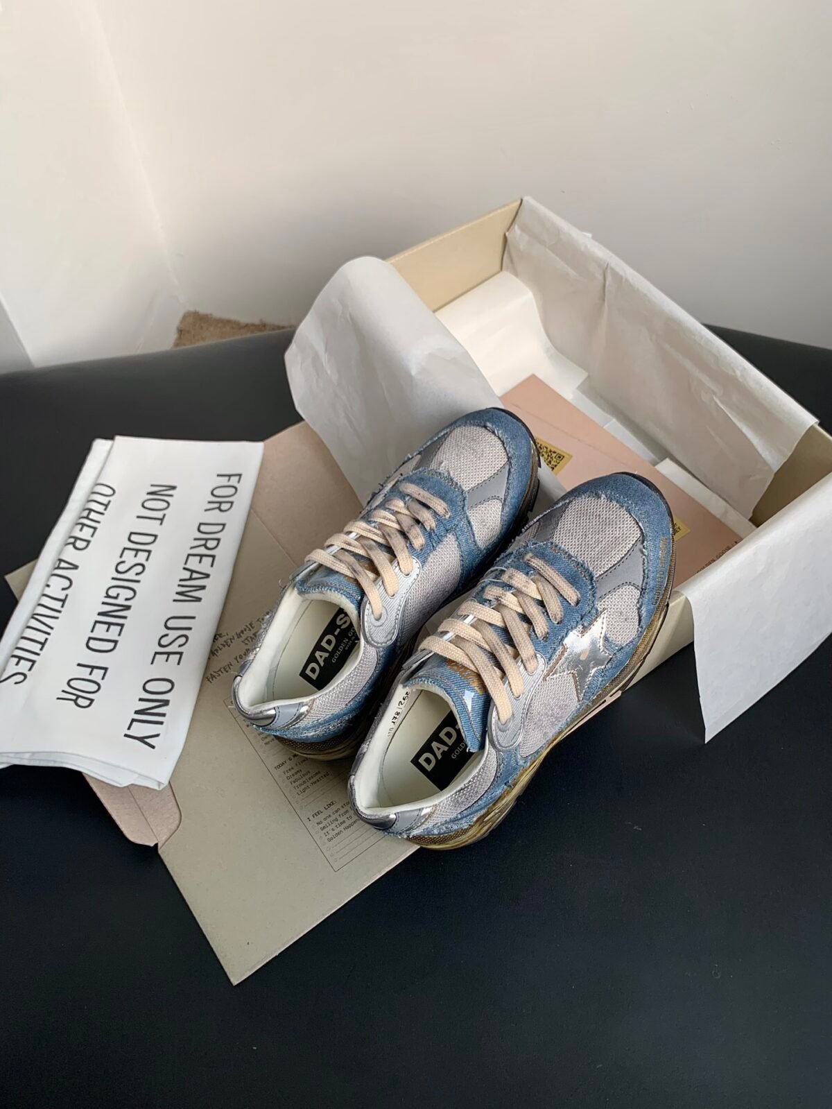 ⁦حذاء Golden Goose Dad-Star⁩ - الصورة ⁦3⁩