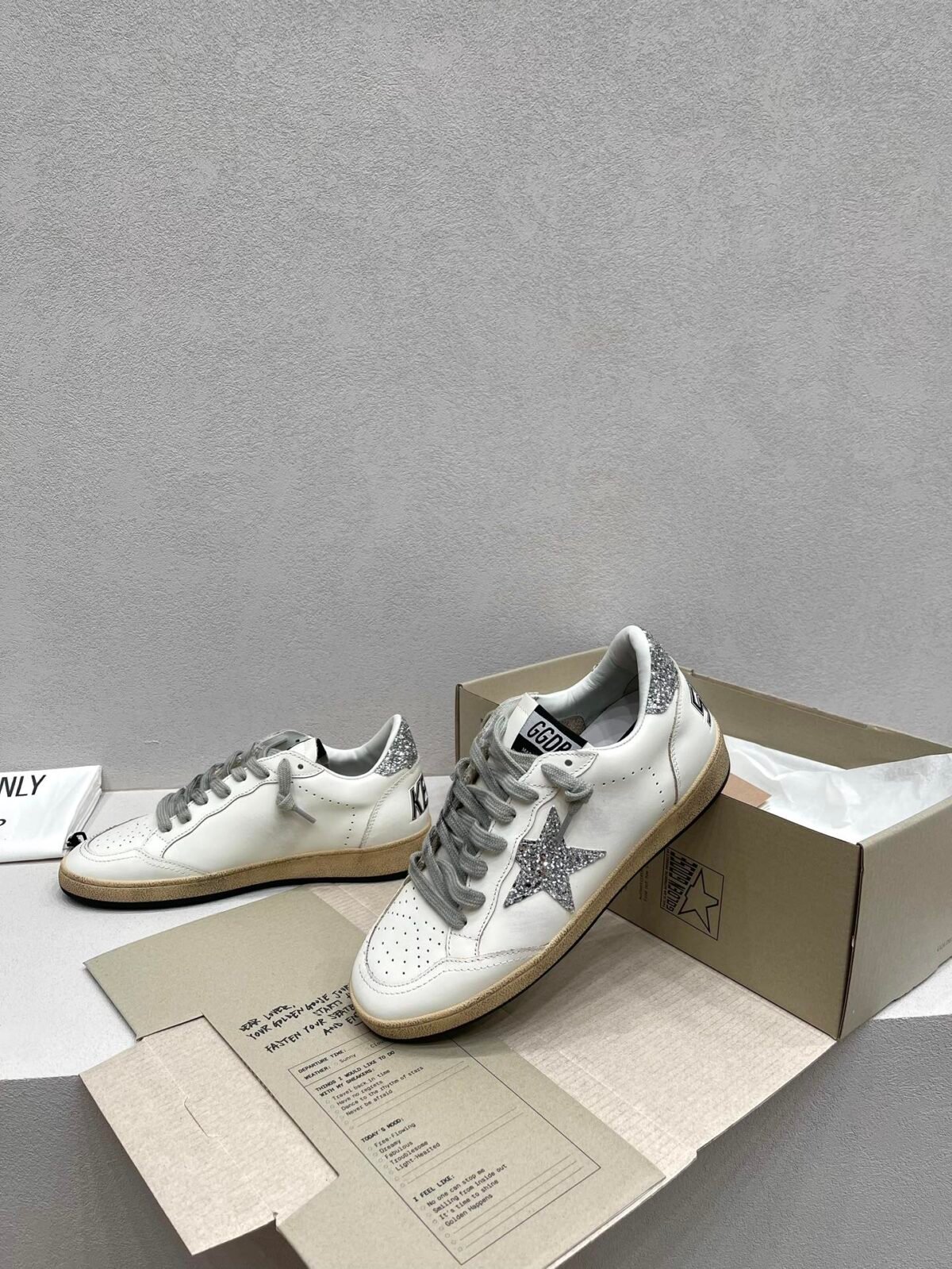 ⁦حذاء Golden Goose Ball Star⁩ - الصورة ⁦1⁩