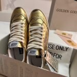 ⁦حذاء Golden Goose Mid Star⁩ - الصورة ⁦2⁩