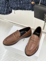 ⁦حذاء لوفر (Loafers) من Saint Laurent.⁩ - الصورة ⁦2⁩