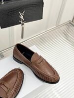 ⁦حذاء لوفر (Loafers) من Saint Laurent.⁩ - الصورة ⁦5⁩