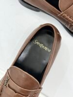 ⁦حذاء لوفر (Loafers) من Saint Laurent.⁩ - الصورة ⁦8⁩