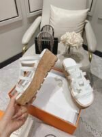 صندل Hermès بكعب ويدج