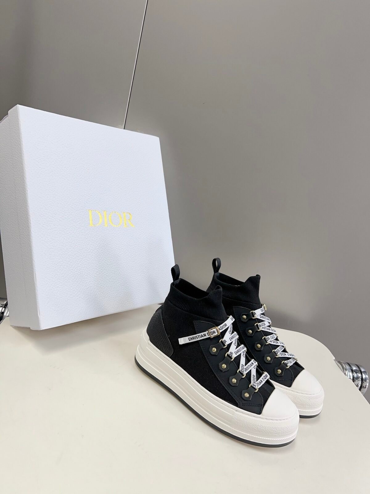 ⁦سنيكرز Sneakers مرتفع من ديور Dior⁩ - الصورة ⁦2⁩