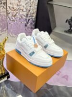 ⁦سنيكرز من لوي فيتون Louis Vuitton⁩ - الصورة ⁦2⁩