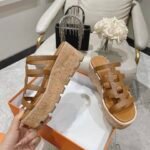 صندل Hermès بكعب ويدج