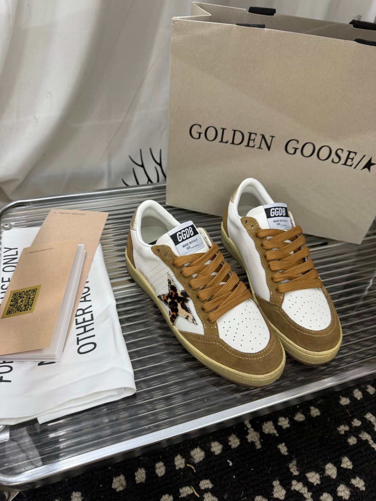 ⁦حذاء Golden Goose Ballstar⁩ - الصورة ⁦1⁩