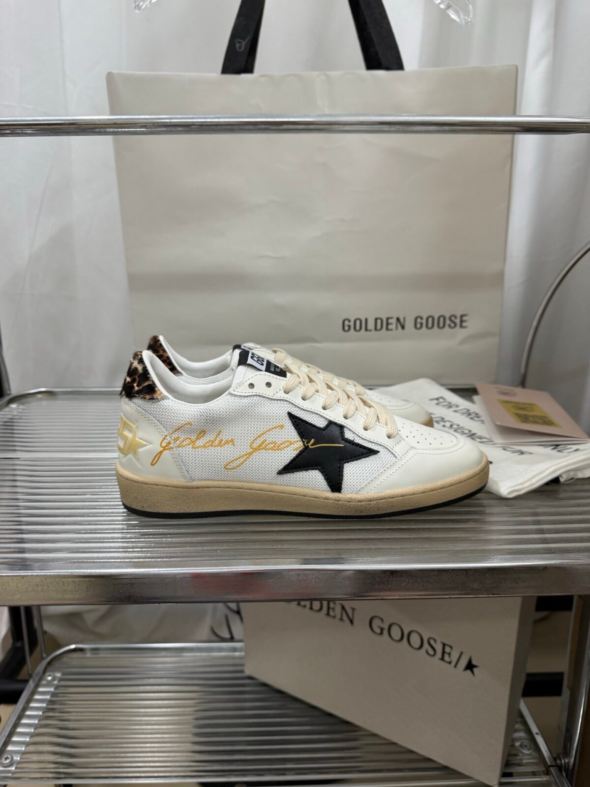 ⁦حذاء Golden Goose Ballstar⁩ - الصورة ⁦2⁩