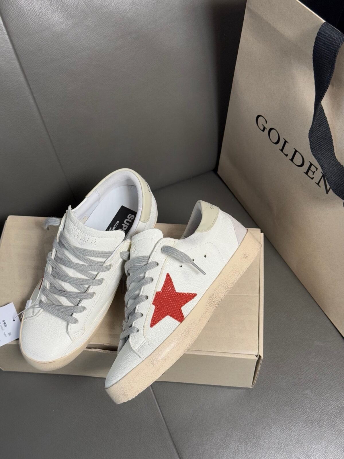 ⁦حذاء Golden Goose Superstar⁩ - الصورة ⁦4⁩