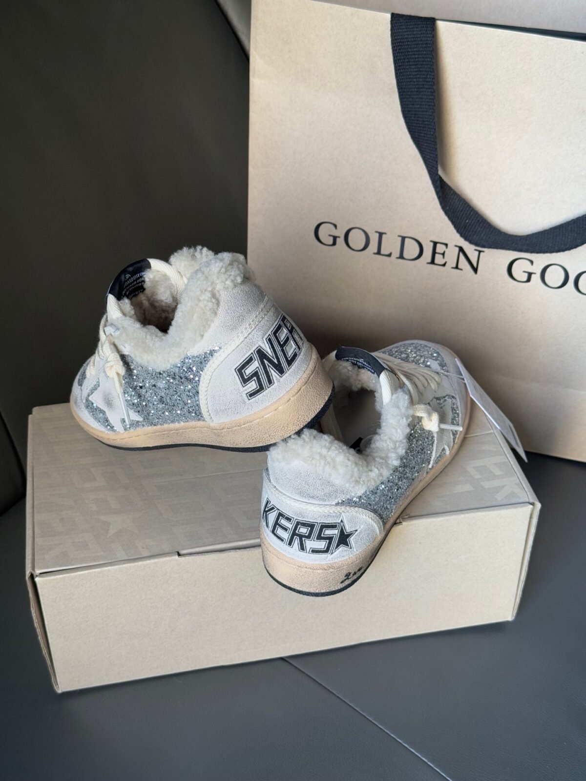 ⁦حذاء Golden Goose Ballstar⁩ - الصورة ⁦9⁩