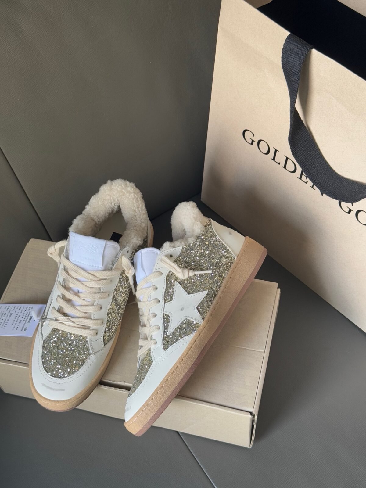 ⁦حذاء Golden Goose Ballstar⁩ - الصورة ⁦4⁩