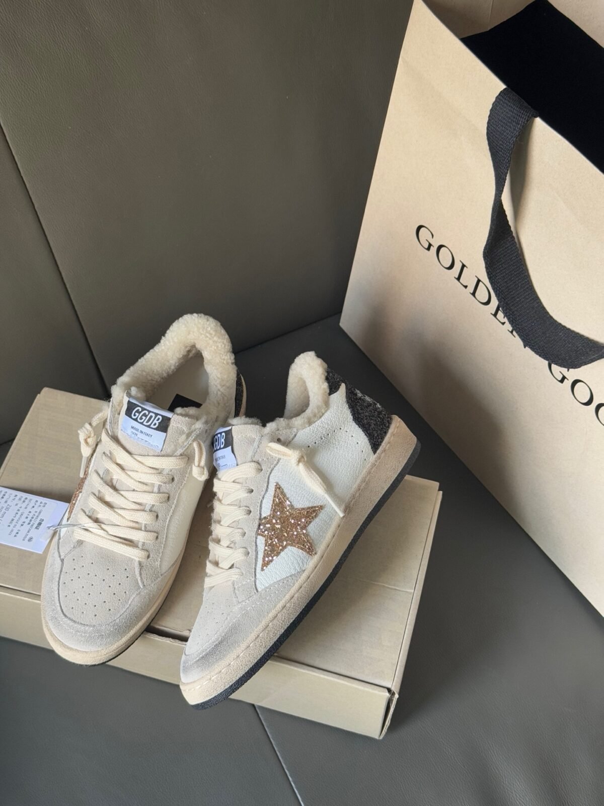 ⁦حذاء Golden Goose Ballstar⁩ - الصورة ⁦2⁩