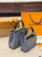 ⁦حقائب Louis Vuitton Capucines الأنيقة⁩ - الصورة ⁦8⁩
