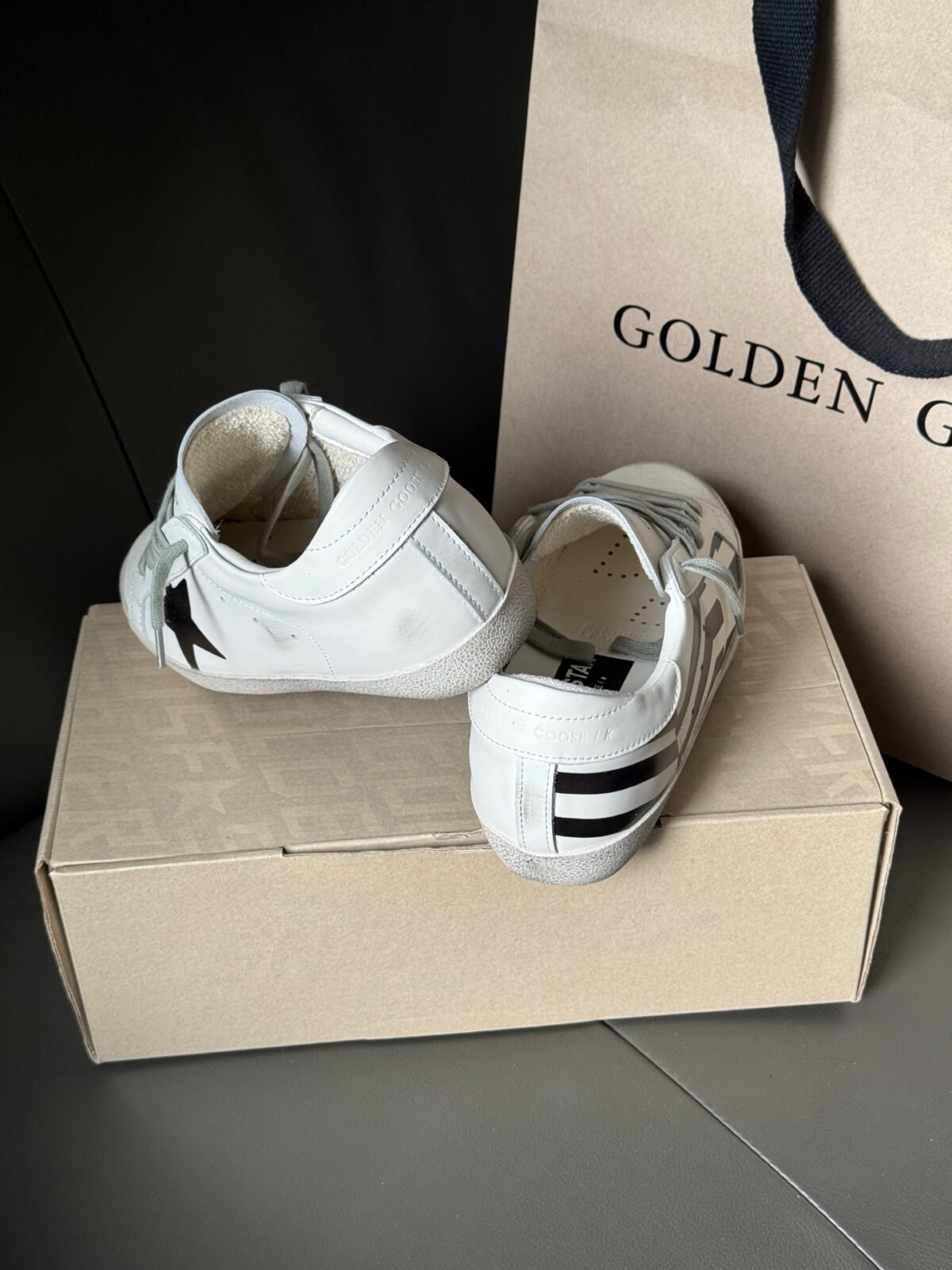 ⁦حذاء Golden Goose Superstar⁩ - الصورة ⁦9⁩