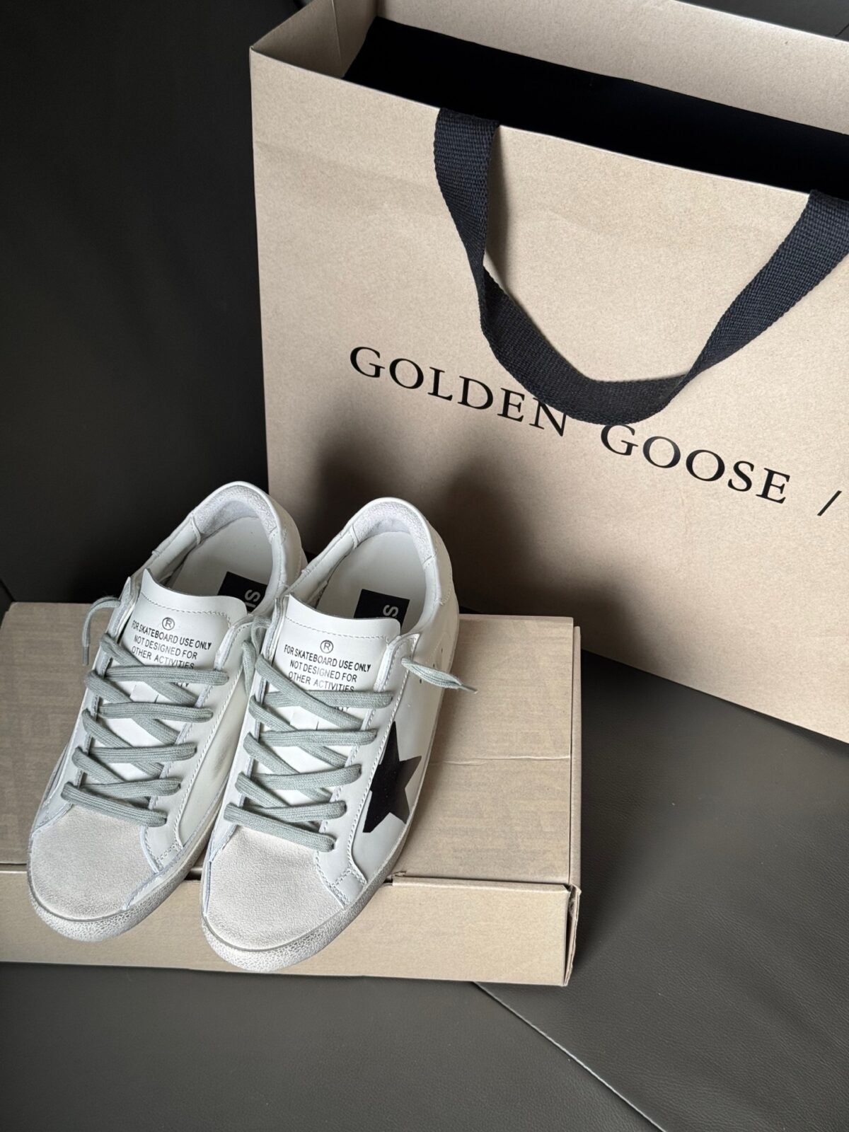 ⁦حذاء Golden Goose Superstar⁩ - الصورة ⁦7⁩