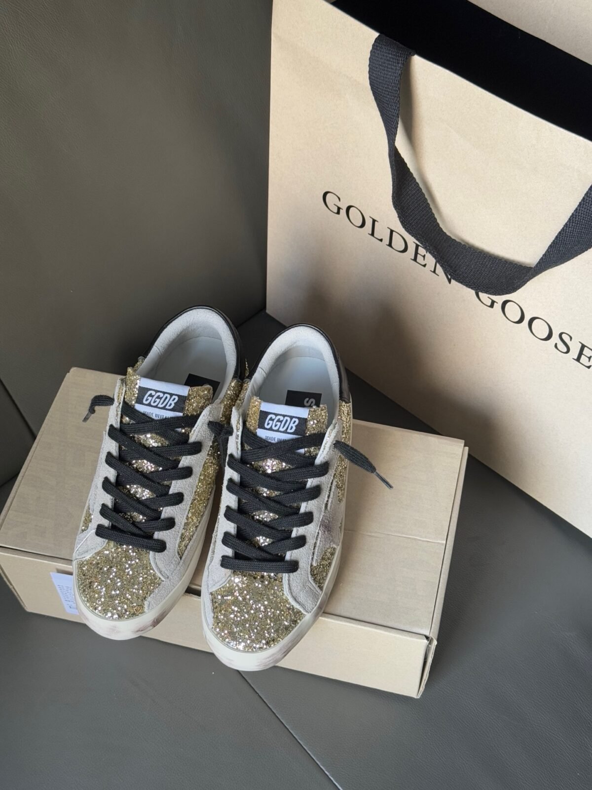 ⁦حذاء Golden Goose Superstar⁩ - الصورة ⁦6⁩