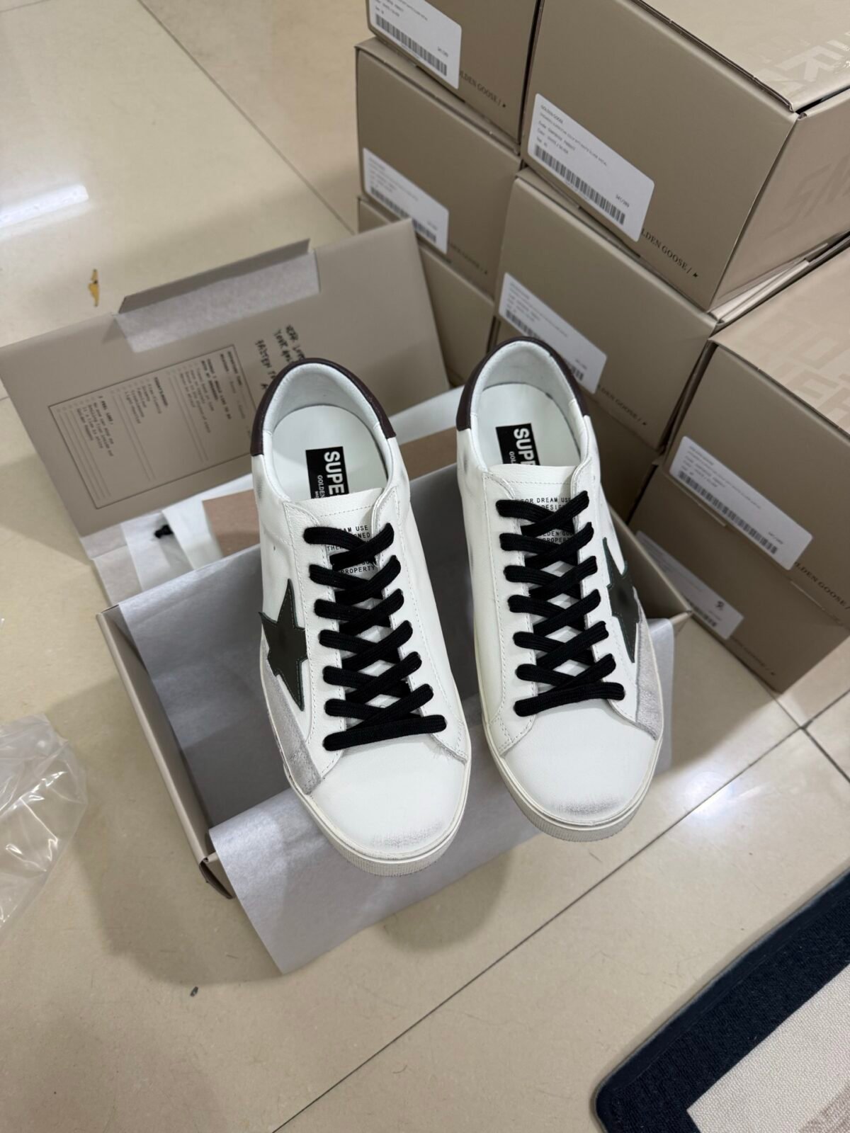 ⁦حذاء Golden Goose Superstar⁩ - الصورة ⁦5⁩