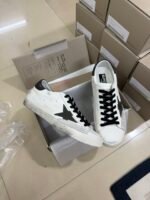 ⁦حذاء Golden Goose Superstar⁩ - الصورة ⁦4⁩