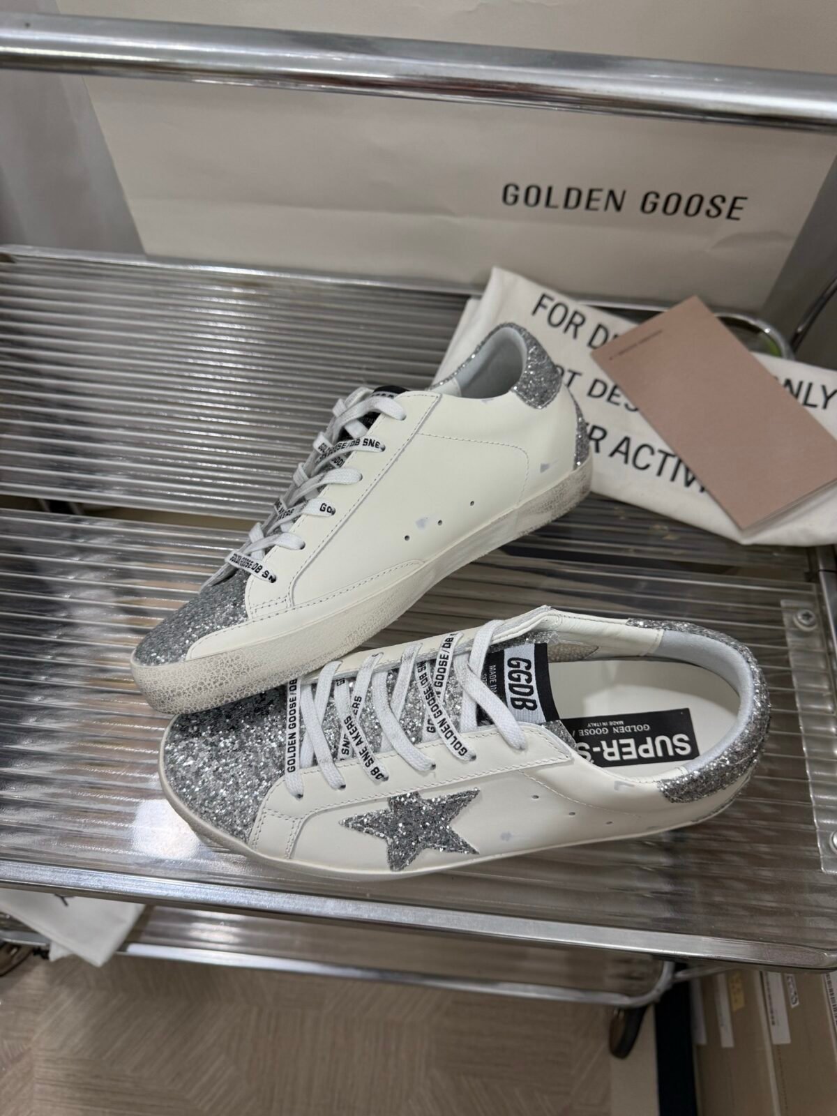 ⁦حذاء Golden Goose Superstar⁩ - الصورة ⁦3⁩