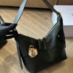 حقيبة كتف Dior C'est Dior Hobo