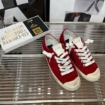 ⁦حذاء Golden Goose V-Star⁩ - الصورة ⁦4⁩
