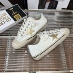 ⁦حذاء Golden Goose V-Star⁩ - الصورة ⁦8⁩